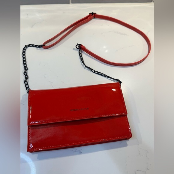 Kendall & Kylie Red Glossy Crossbody Bag - Picture 2 of 13